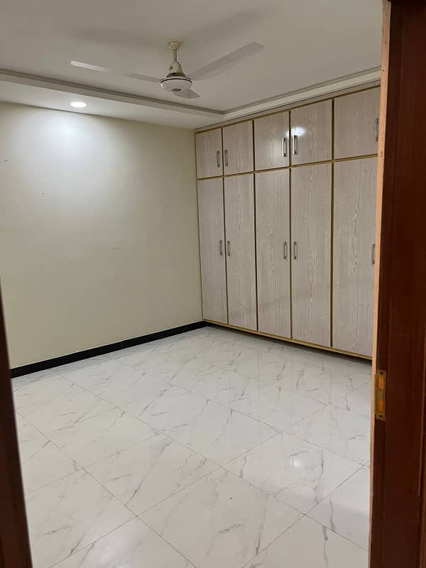 1200 Sq. ft Flat For Sale 29