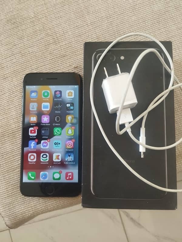 i phone 7 plus 128 gb with box official  approved 1