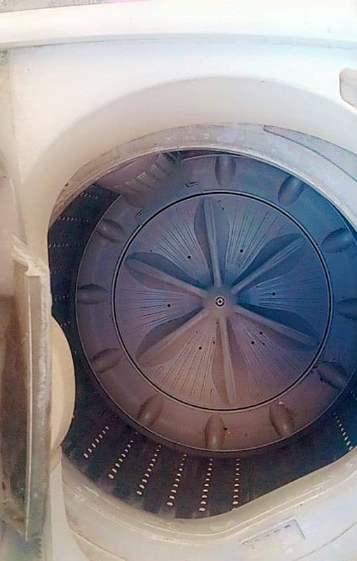 Dawlance automatic washing machine 2