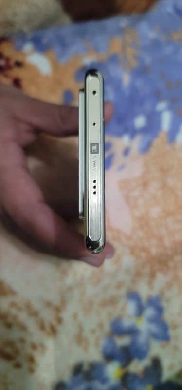 infinix note 40 pro brand new condition 6