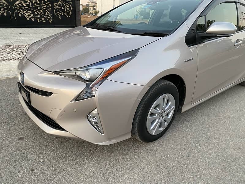 Toyota Prius 2018 3