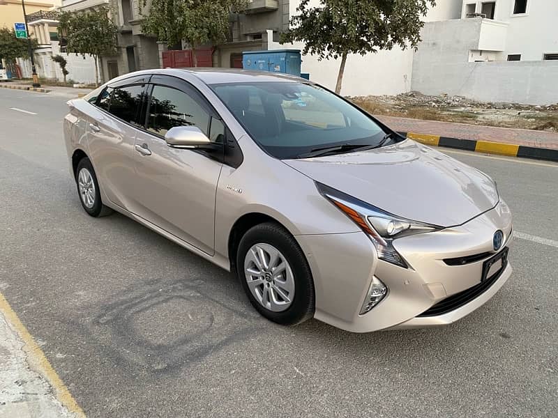 Toyota Prius 2018 9