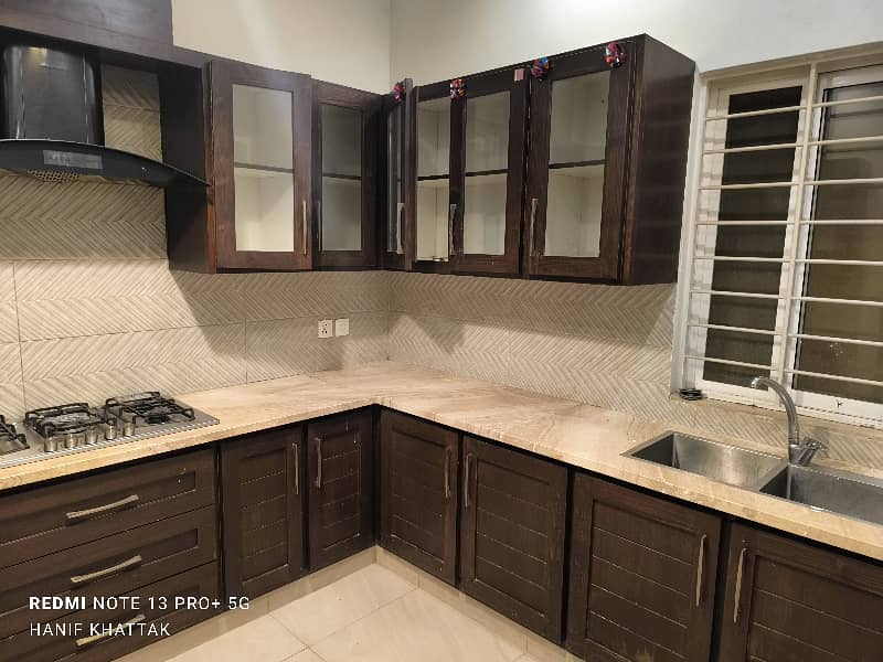 2 Beds &Amp; 3 Baths Upper Portion Available For Rent In G11 16