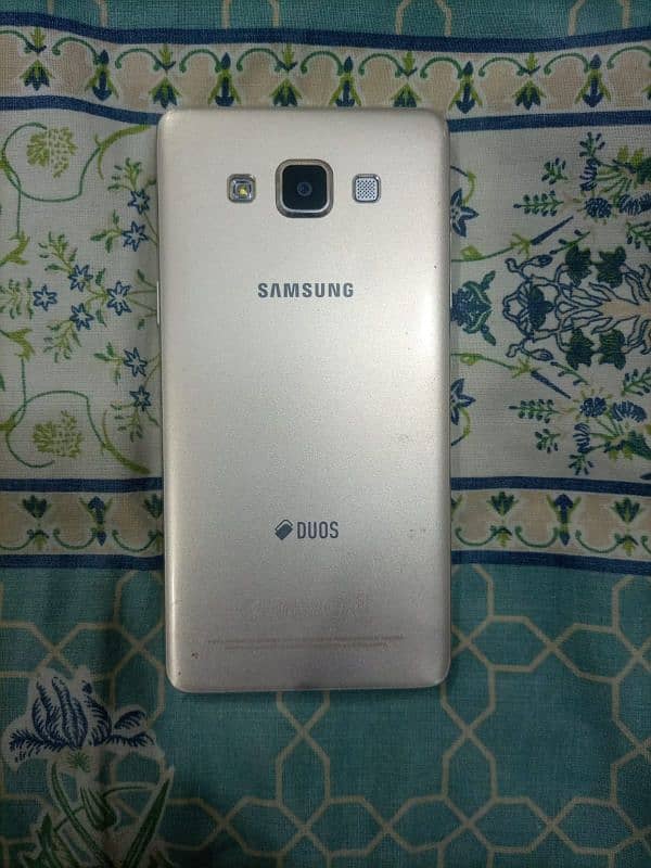 sumsung a5 2015 model 2gb 16gb only set nic duga 03362164113 call me 2