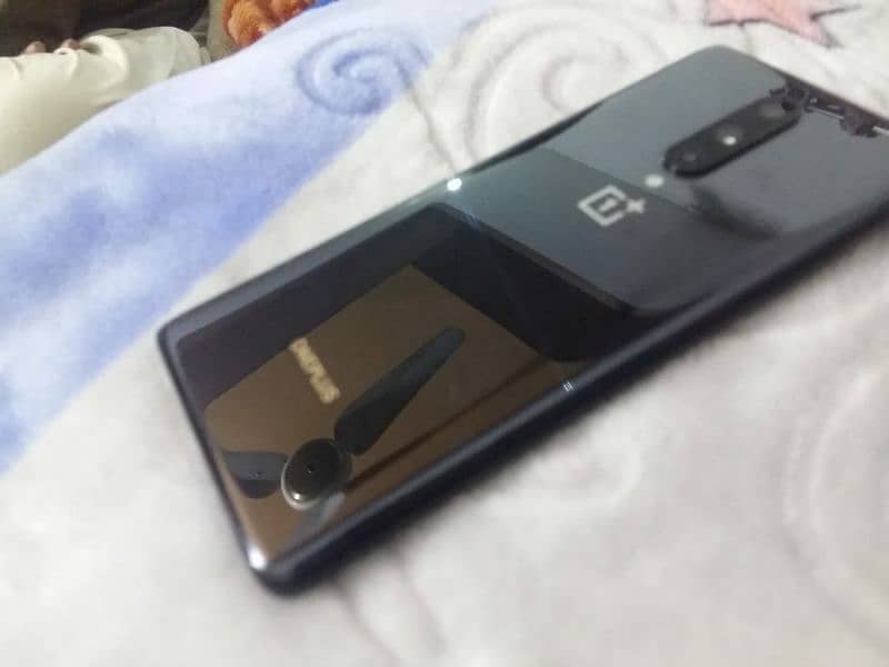 OnePlus 8 PTA Approved 8gb 128gb  No Dot/Line/Crack Just minor Shed 4