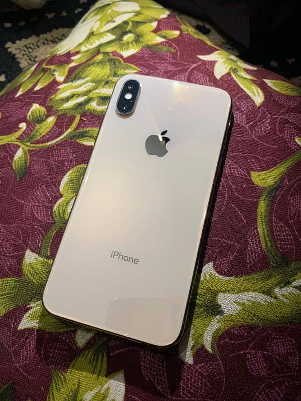 iPhone Xs With Box 0