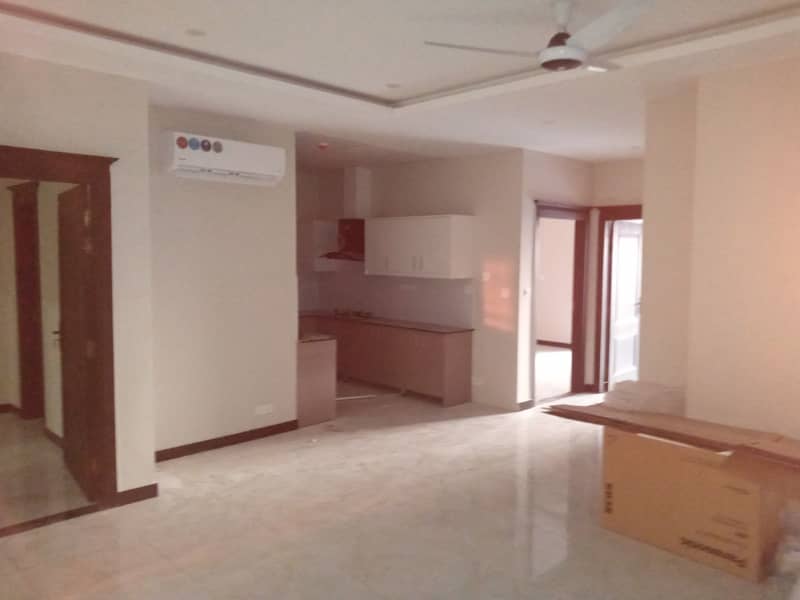 3 bed unfurnished Apartment 4