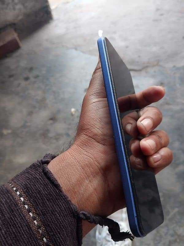 vivo y21 only glas chng baki all ok hai khali mbl hai urjent sale krna 6