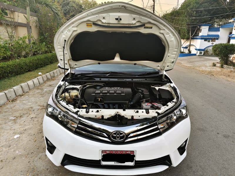 TOYOTA ALTIS GRANDE MODEL 2015 ORIGINAL WHITE COLOR ONLY (63000) KMS. 11