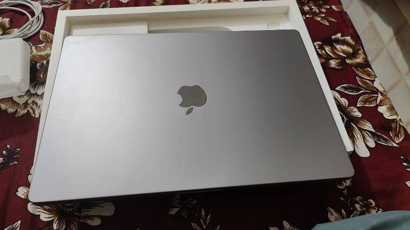 Macbook Pro M2 Max 32GB/1TB 2