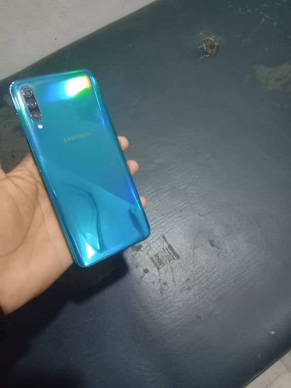 Samsung Galaxy A30s 3