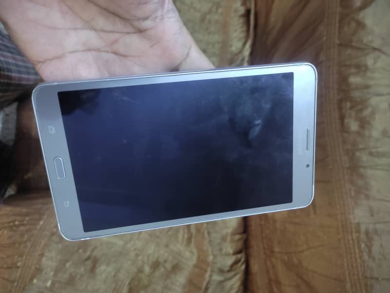 Samsung Tab A 7" 1.5gb/8gb Android 5 saaf or genuine 4