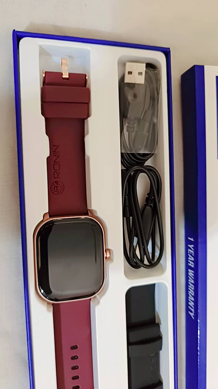 Unisexual smart watch R-06, not used even 1 time so brand new originl 5