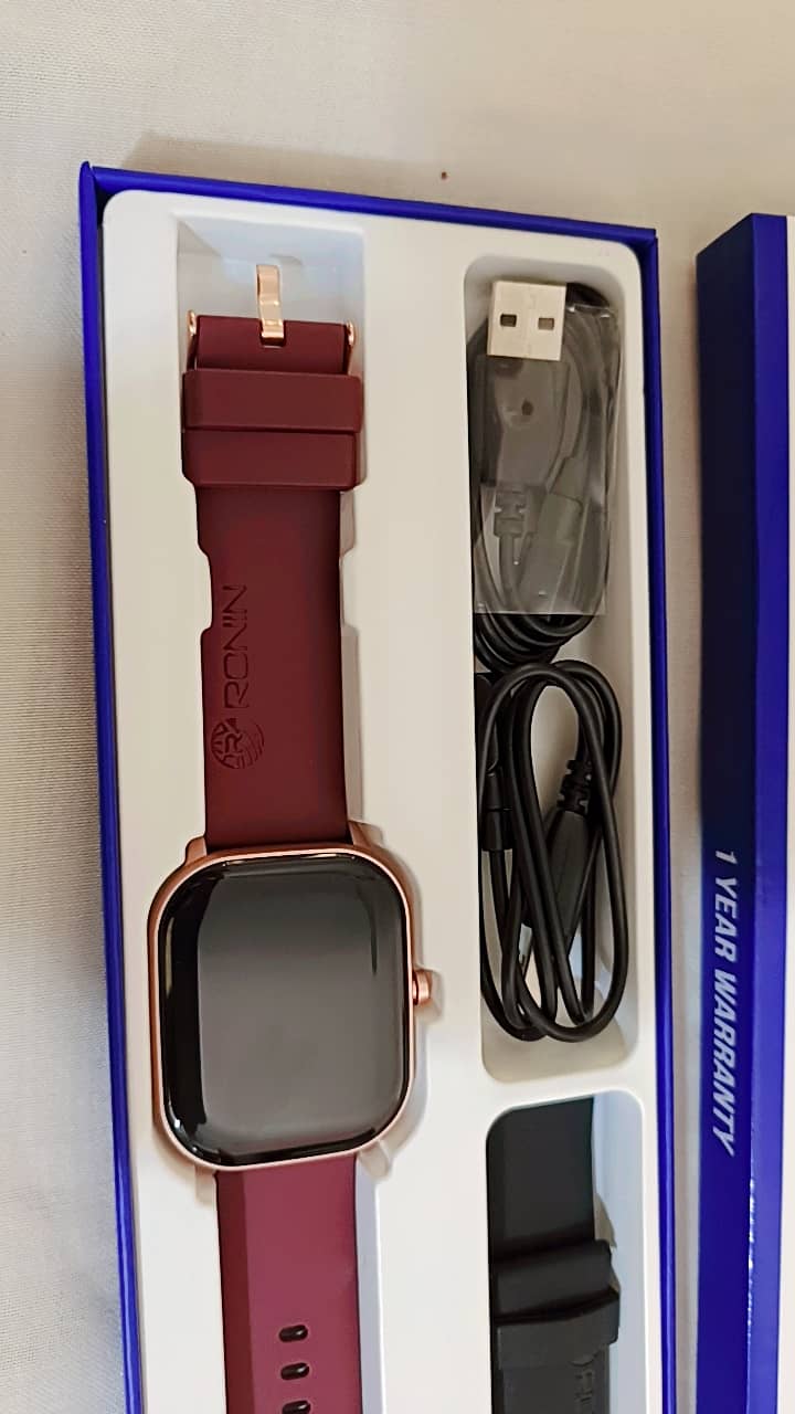 Unisexual smart watch R-06, not used even 1 time so brand new originl 9