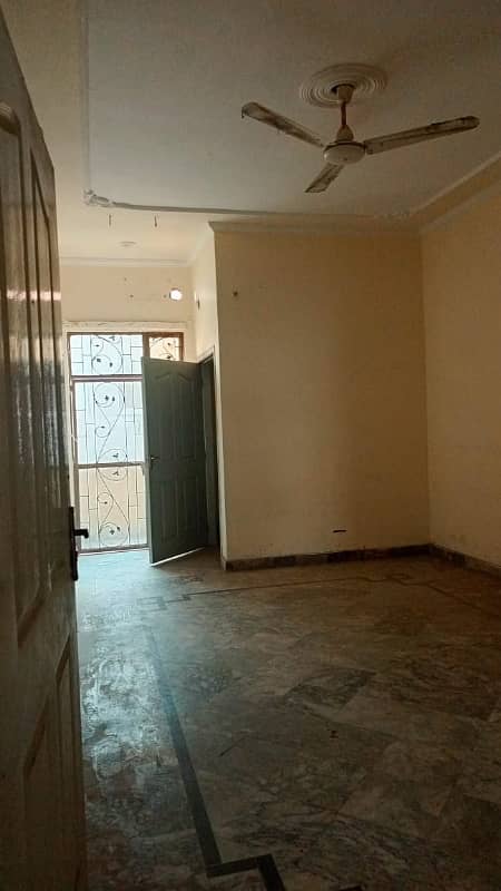 10 Marla House for Rent in johar town for Family and Silent office (Call center + Software house 4