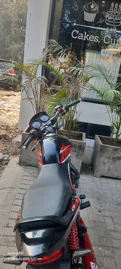 cb 125 f