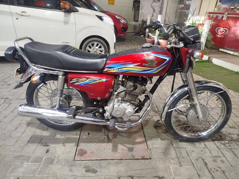 Honda CG 125 in very good condition Red 7