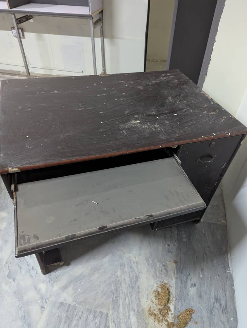 Computer / Study Table Condition 7/10 2