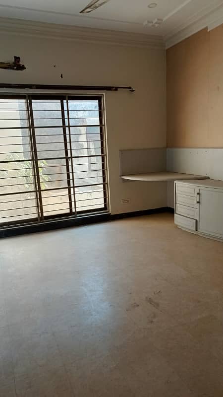 1 kanal upper portion for rent in johar town for Family and Silent office (Call center + Software house) 3