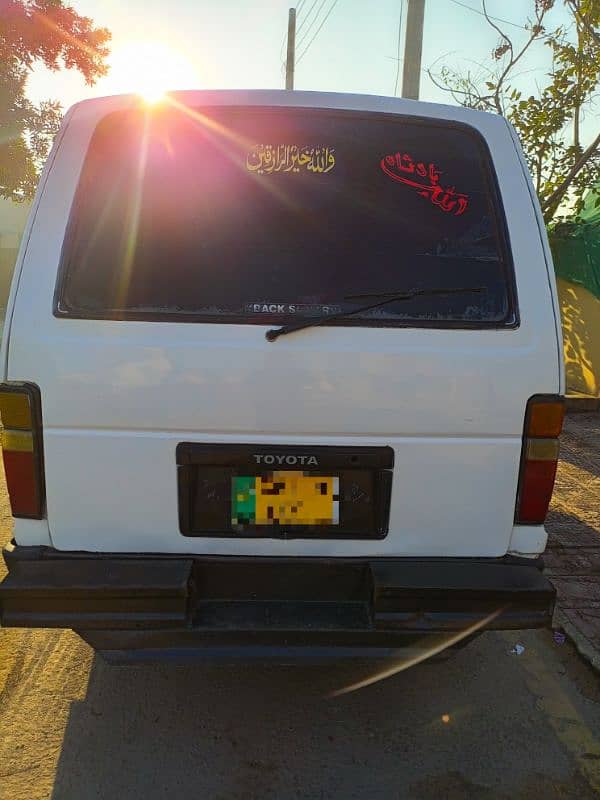 Toyota Hiace 1