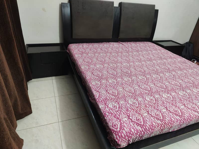 king size bed set with two side tables and dressing 3