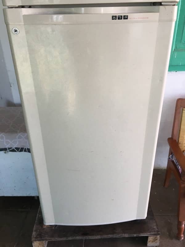 dawlance freezer and refrigerator 1