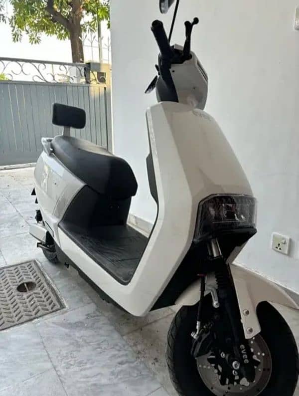 Evee Electric scooty urgent for sale 1