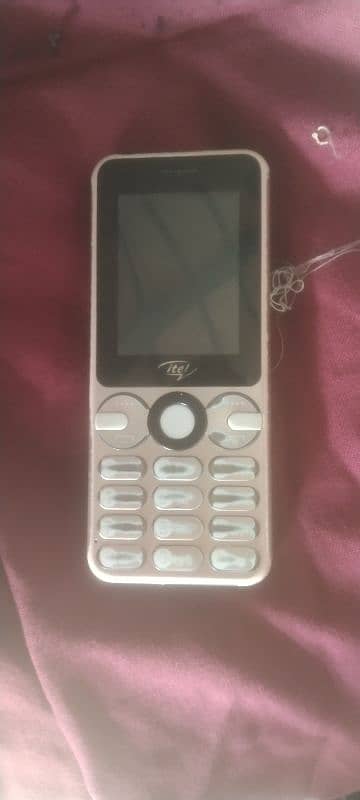 iTel mobile use mein 3 month and very good condition sale urgent 6