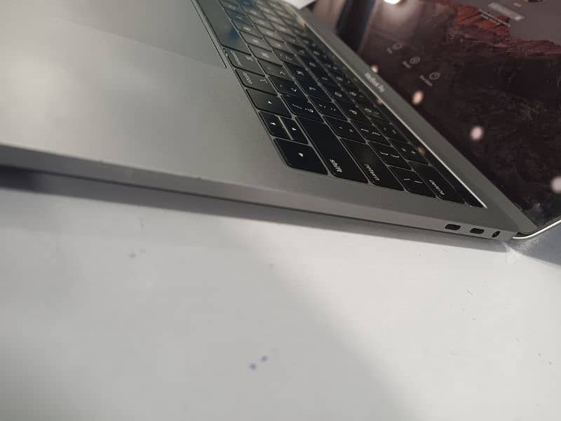 Apple MacBook Pro 2019 (13 inches) 4