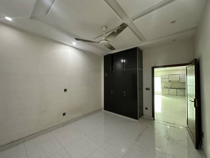 5 Marla Flat Available For Rent 6