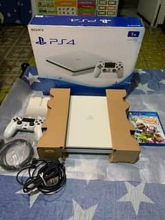 Sony PS4 slim 1tb playing games with controller hy