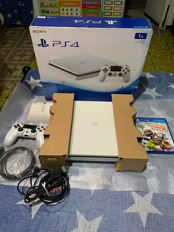 Sony PS4 slim 1tb playing games with controller hy 0