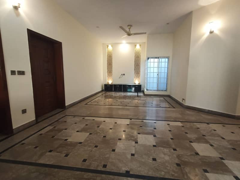 20 Marla Beautiful Upper Portion For Rent Prime Location 10