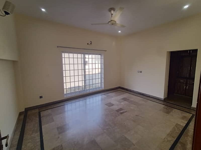 20 Marla Beautiful Upper Portion For Rent Prime Location 16