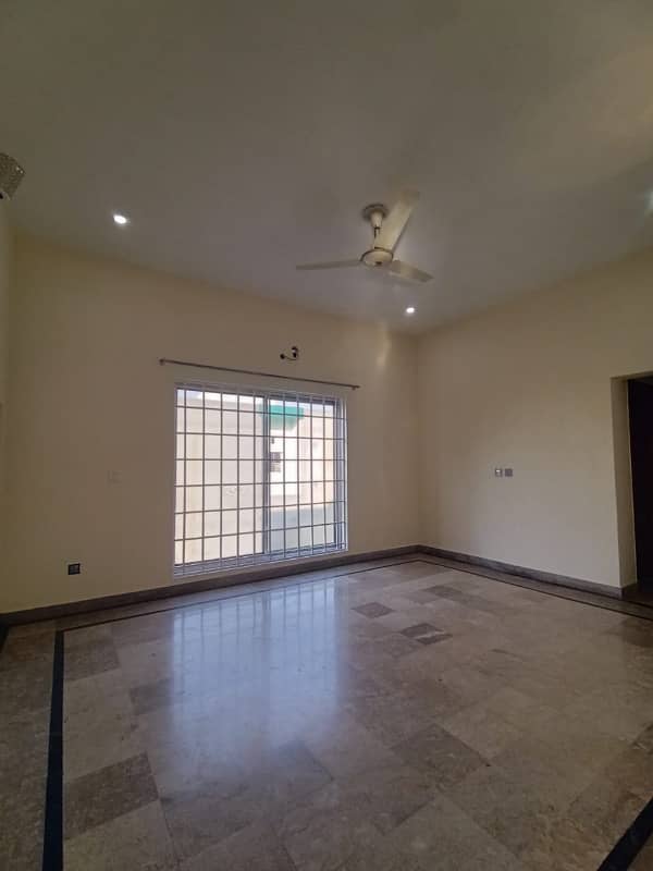 20 Marla Beautiful Upper Portion For Rent Prime Location 17