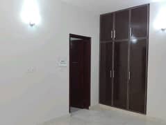 10 Marla Flat In Stunning Askari 10 Is Available For Rent