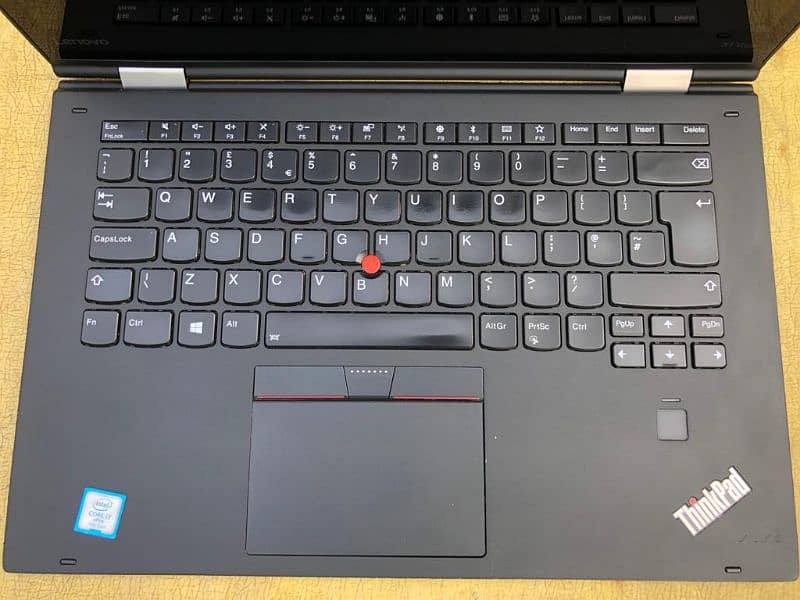 Lenovo ThinkPad  x1 Yoga 7