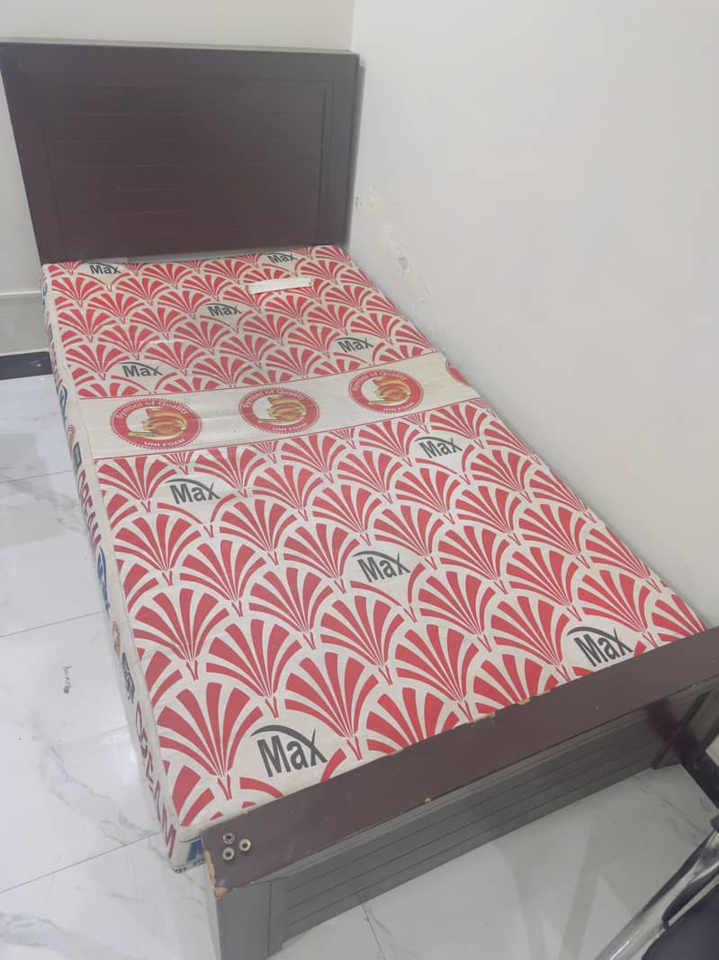 Single bed with mattress 1