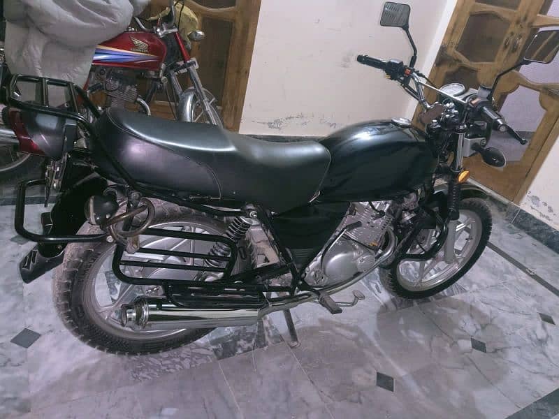 Suzuki 150 SE 1