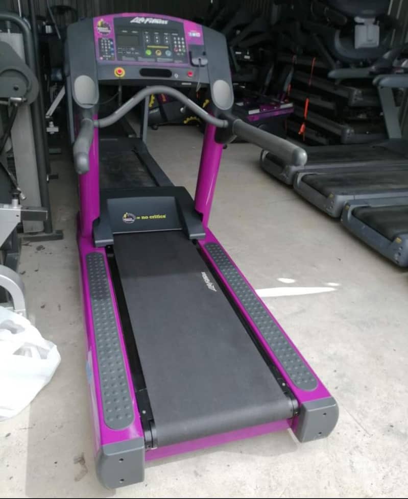 Treadmill | Running Machine | Lifefitness Treadmill | Gym | CLST /Sale 1