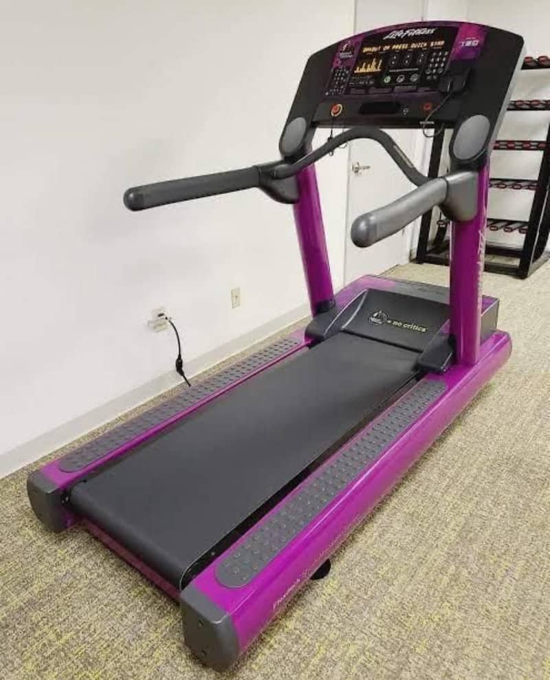 Treadmill | Running Machine | Lifefitness Treadmill | Gym | CLST /Sale 3