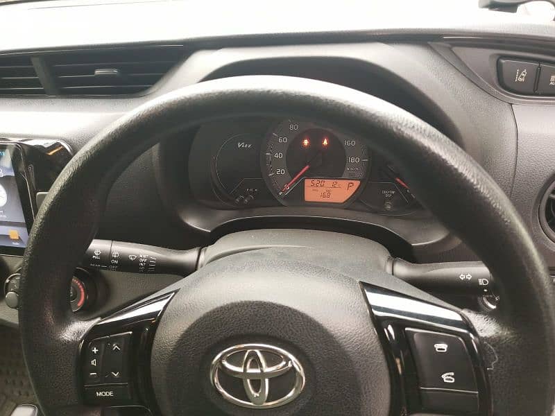 Toyota Vitz 2018 4