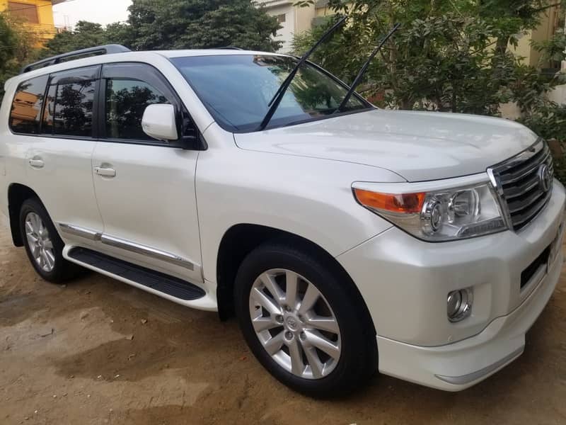 Toyota Land Cruiser Model 2015 0