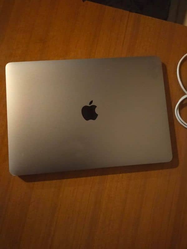 Apple i 3 air book laptop for sale 0