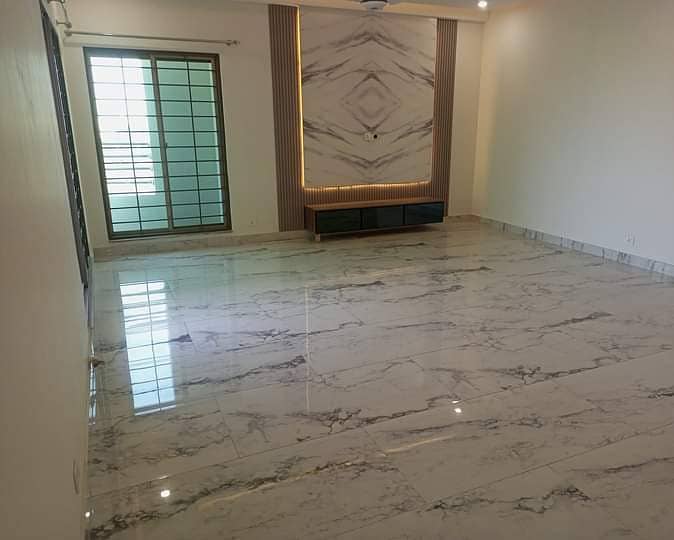 4 Bed Beautiful Apt Available for Sale in Askari 11 Lahore 6