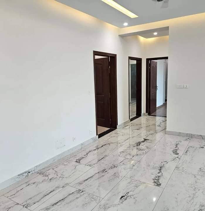 4 Bed Beautiful Apt Available for Sale in Askari 11 Lahore 14