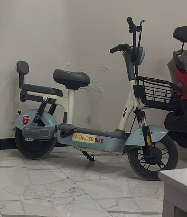 M6 Metro Yadea Evee Ramza Electric Scooter in Karachi Gulshan FB Area 2