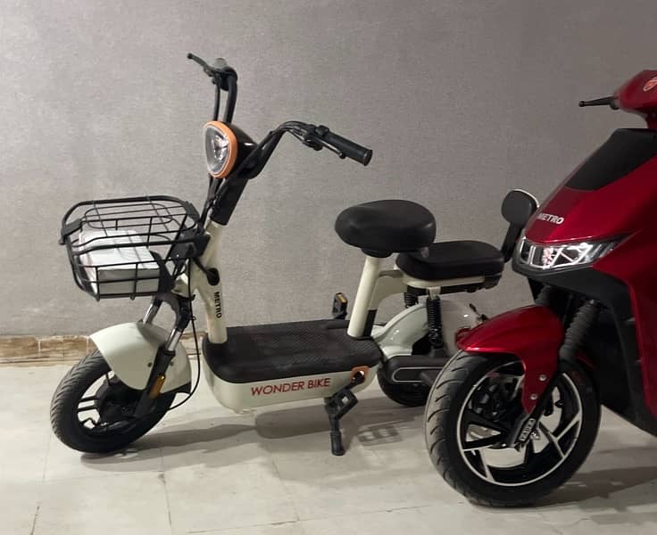 M6 Metro Yadea Evee Ramza Electric Scooter in Karachi Gulshan FB Area 3