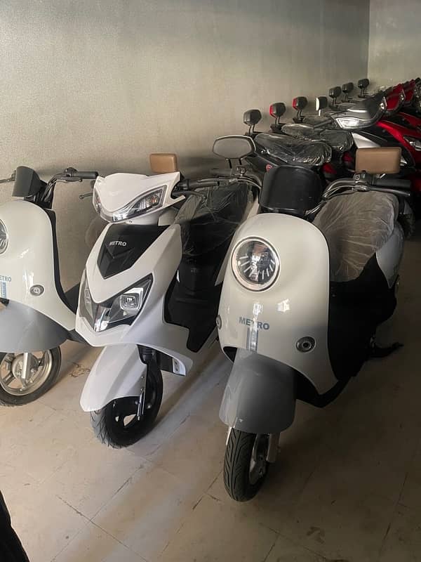 M6 Metro Yadea Evee Ramza Electric Scooter in Karachi Gulshan FB Area 5