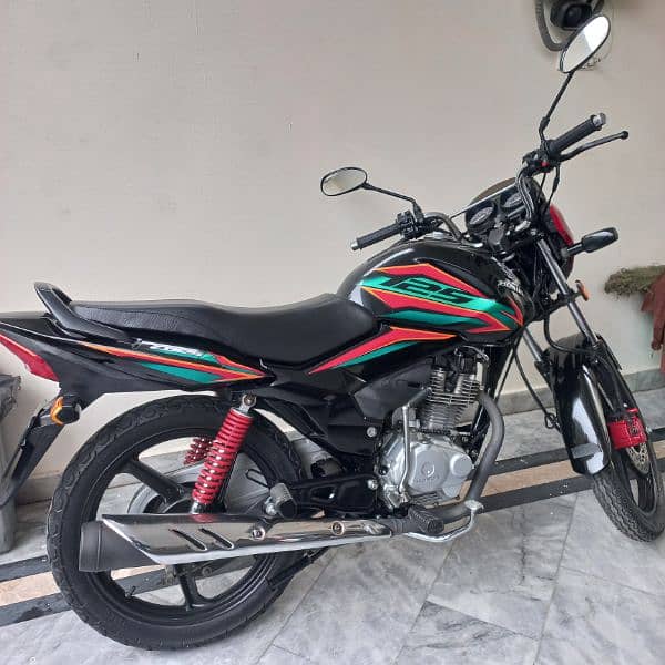 Honda cb125F 5